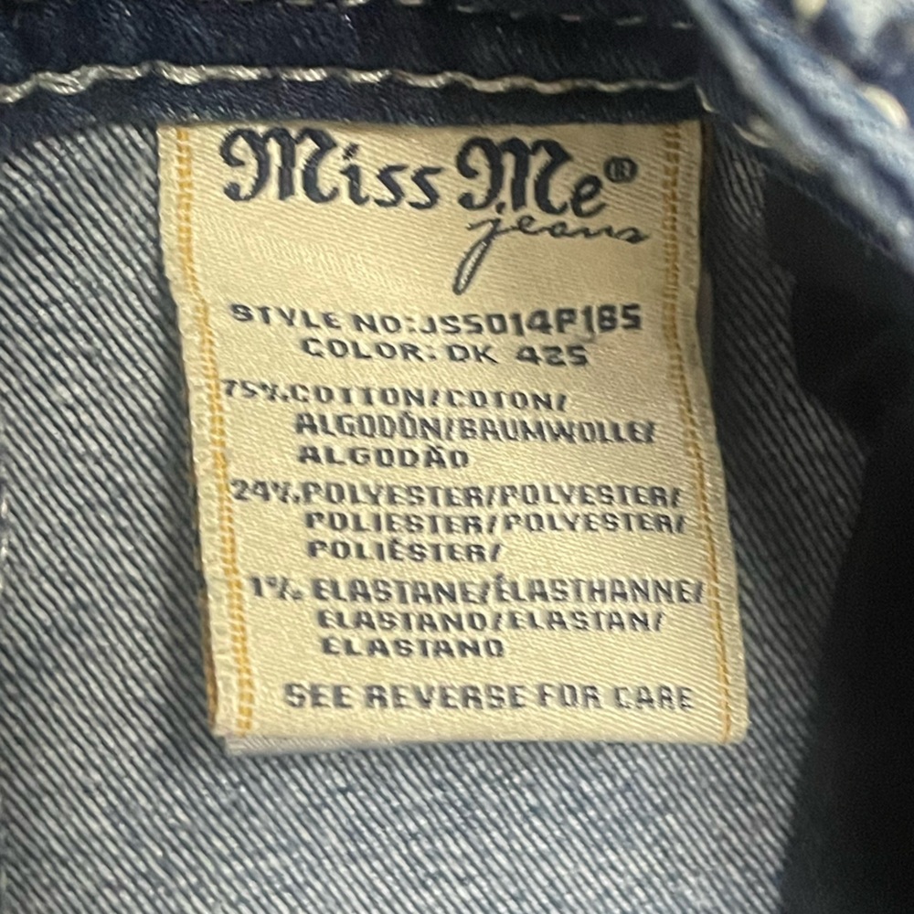 Miss Me Jeans Signature Capri Womens 26 Cuffed Flap Pocket Dark Wash Embellished - Picture 8 of 9